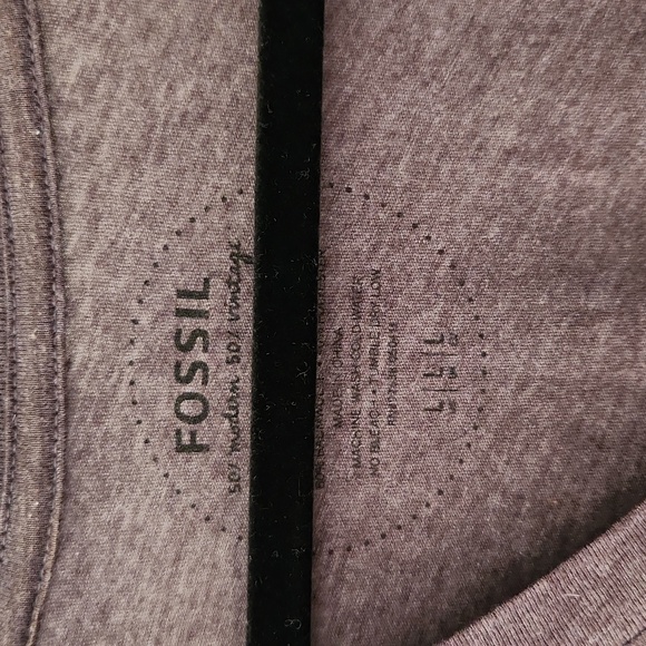 Fossil embelished v-neck tshirt - Picture 3 of 6